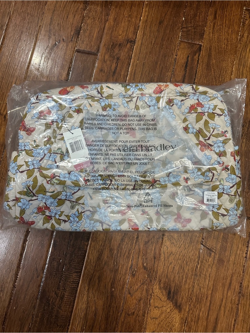 ๐ New With Tags Vera Bradley Weekender Travel Bag in the "Abuzz" pattern - Picture 2 of 3